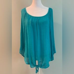 Turquoise top w/tie front and longer front than back